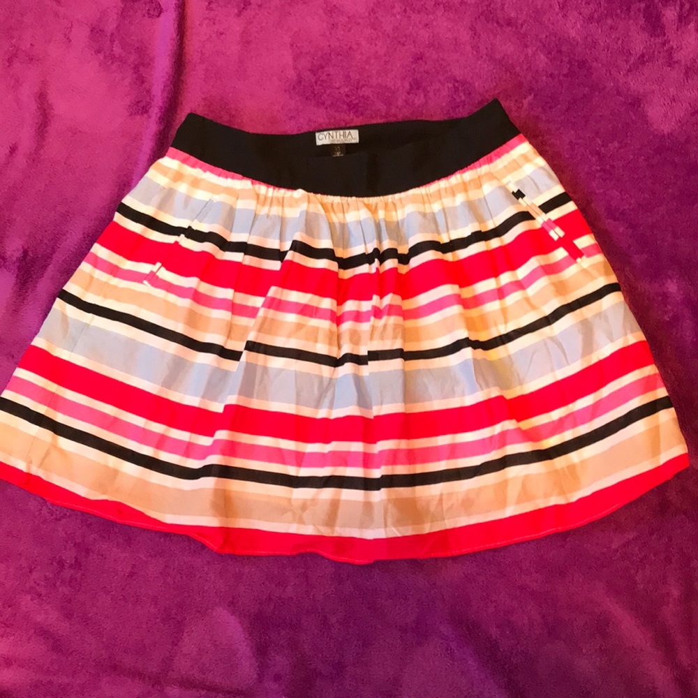 Flared mini skirt w/ pockets